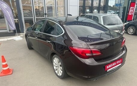 Opel Astra J, 2013 год, 750 000 рублей, 4 фотография