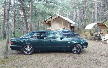 Mercedes-Benz E-Класс, 1995 год, 350 000 рублей, 2 фотография