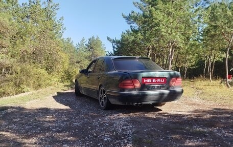 Mercedes-Benz E-Класс, 1995 год, 350 000 рублей, 14 фотография