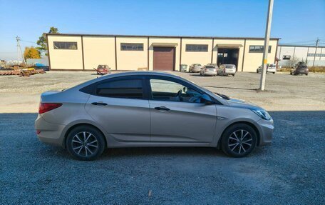 Hyundai Solaris II рестайлинг, 2013 год, 850 000 рублей, 4 фотография