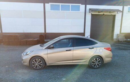 Hyundai Solaris II рестайлинг, 2013 год, 850 000 рублей, 5 фотография