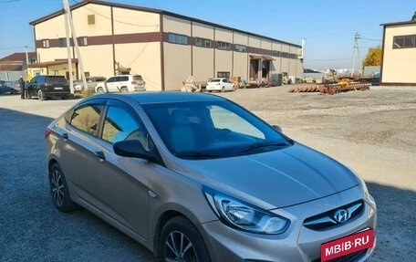 Hyundai Solaris II рестайлинг, 2013 год, 850 000 рублей, 2 фотография