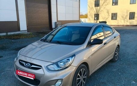 Hyundai Solaris II рестайлинг, 2013 год, 850 000 рублей, 3 фотография