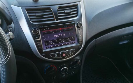 Hyundai Solaris II рестайлинг, 2013 год, 850 000 рублей, 12 фотография