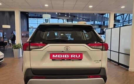 Toyota RAV4, 2025 год, 4 450 000 рублей, 3 фотография