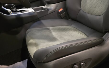 Toyota RAV4, 2025 год, 4 450 000 рублей, 18 фотография