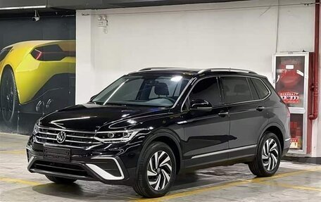Volkswagen Tiguan II, 2022 год, 2 461 600 рублей, 1 фотография