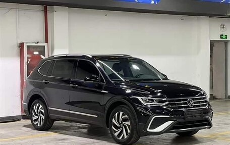 Volkswagen Tiguan II, 2022 год, 2 461 600 рублей, 3 фотография
