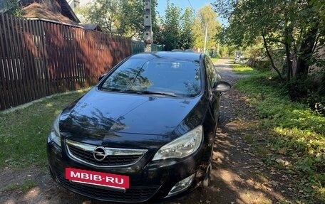 Opel Astra J, 2011 год, 735 000 рублей, 2 фотография