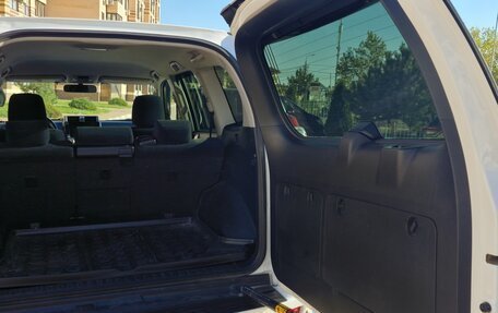 Toyota Land Cruiser Prado 150 рестайлинг 2, 2014 год, 3 900 000 рублей, 7 фотография