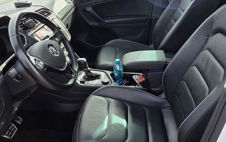 Volkswagen Tiguan II, 2018 год, 2 800 000 рублей, 8 фотография
