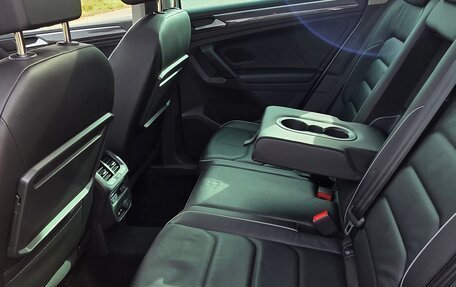 Volkswagen Tiguan II, 2018 год, 2 800 000 рублей, 9 фотография