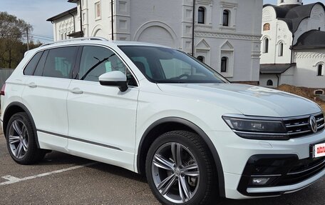 Volkswagen Tiguan II, 2018 год, 2 800 000 рублей, 3 фотография