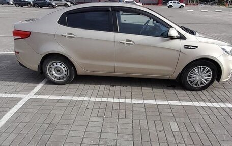 KIA Rio III рестайлинг, 2015 год, 870 000 рублей, 3 фотография
