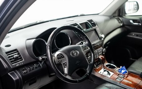 Toyota Highlander III, 2012 год, 2 133 000 рублей, 10 фотография