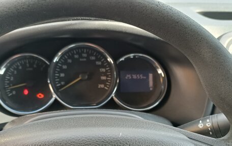 Renault Logan II, 2014 год, 550 000 рублей, 2 фотография