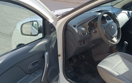 Renault Logan II, 2014 год, 550 000 рублей, 3 фотография