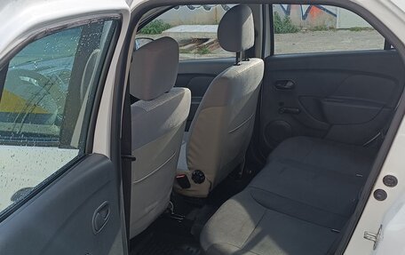 Renault Logan II, 2014 год, 550 000 рублей, 11 фотография