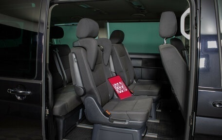 Volkswagen Multivan T6 рестайлинг, 2018 год, 3 900 000 рублей, 10 фотография