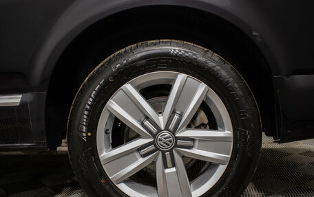 Volkswagen Multivan T6 рестайлинг, 2018 год, 3 900 000 рублей, 19 фотография