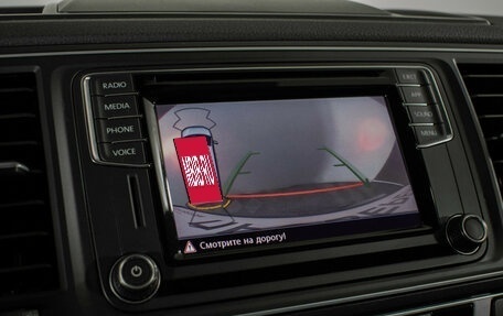 Volkswagen Multivan T6 рестайлинг, 2018 год, 3 900 000 рублей, 16 фотография