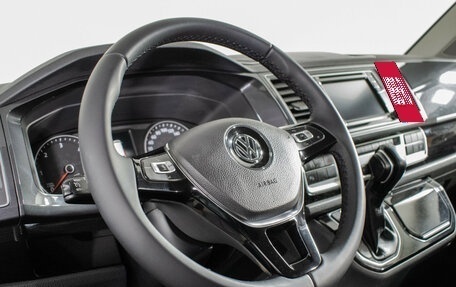 Volkswagen Multivan T6 рестайлинг, 2018 год, 3 900 000 рублей, 14 фотография