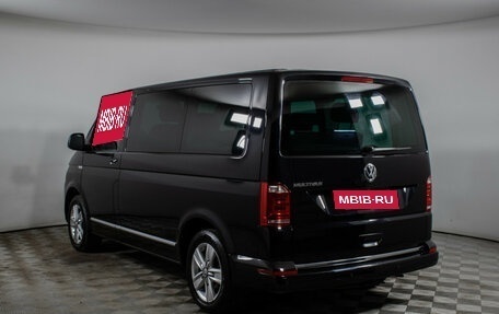 Volkswagen Multivan T6 рестайлинг, 2018 год, 3 900 000 рублей, 7 фотография