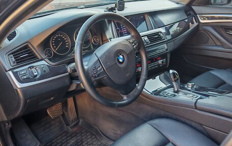 BMW 5 серия, 2013 год, 1 950 000 рублей, 11 фотография