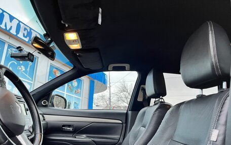 Mitsubishi Outlander III рестайлинг 3, 2013 год, 1 500 000 рублей, 13 фотография
