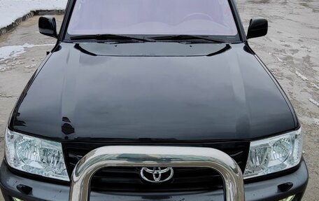 Toyota Land Cruiser 100 рестайлинг 2, 2006 год, 2 950 000 рублей, 3 фотография