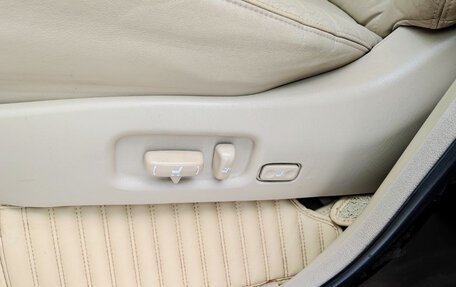 Toyota Land Cruiser 100 рестайлинг 2, 2006 год, 2 950 000 рублей, 17 фотография