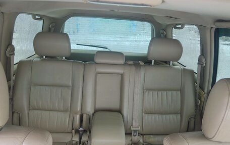 Toyota Land Cruiser 100 рестайлинг 2, 2006 год, 2 950 000 рублей, 28 фотография