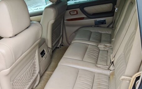 Toyota Land Cruiser 100 рестайлинг 2, 2006 год, 2 950 000 рублей, 27 фотография