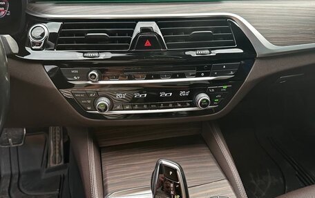 BMW 5 серия, 2019 год, 3 800 000 рублей, 14 фотография