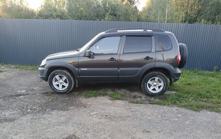 Chevrolet Niva I рестайлинг, 2010 год, 330 000 рублей, 3 фотография