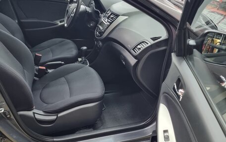 Hyundai Solaris II рестайлинг, 2013 год, 1 100 000 рублей, 10 фотография