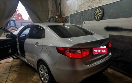 KIA Rio III рестайлинг, 2012 год, 1 300 000 рублей, 33 фотография