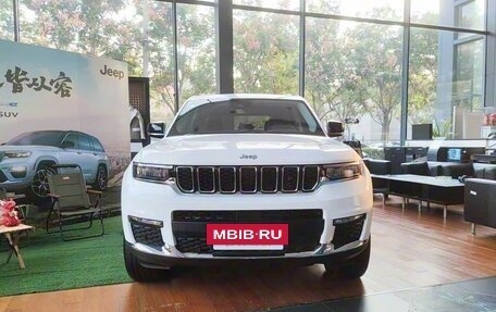 Jeep Grand Cherokee, 2025 год, 7 050 000 рублей, 2 фотография