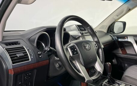 Toyota Land Cruiser Prado 150 рестайлинг 2, 2014 год, 3 650 000 рублей, 8 фотография