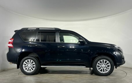 Toyota Land Cruiser Prado 150 рестайлинг 2, 2014 год, 3 650 000 рублей, 5 фотография