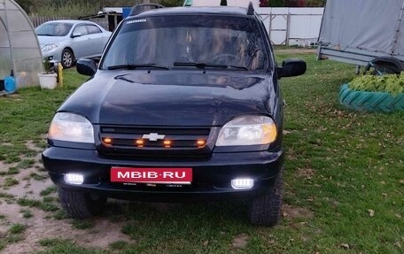 Chevrolet Niva I рестайлинг, 2004 год, 280 000 рублей, 1 фотография