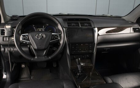 Toyota Camry, 2015 год, 1 790 000 рублей, 6 фотография