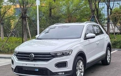 Volkswagen T-Roc I, 2022 год, 1 740 000 рублей, 1 фотография