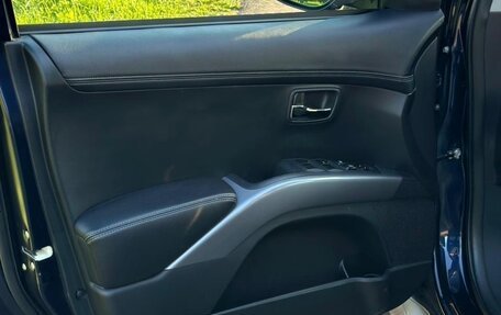 Mitsubishi Outlander III рестайлинг 3, 2011 год, 1 300 000 рублей, 9 фотография