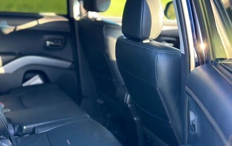 Mitsubishi Outlander III рестайлинг 3, 2011 год, 1 300 000 рублей, 11 фотография