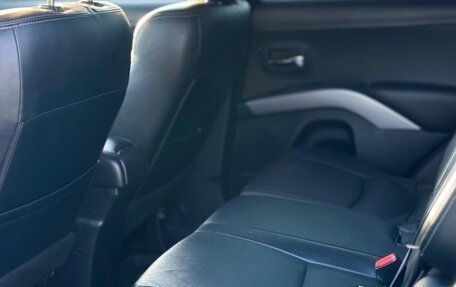 Mitsubishi Outlander III рестайлинг 3, 2011 год, 1 300 000 рублей, 10 фотография