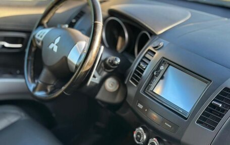 Mitsubishi Outlander III рестайлинг 3, 2011 год, 1 300 000 рублей, 14 фотография