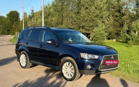 Mitsubishi Outlander III рестайлинг 3, 2011 год, 1 300 000 рублей, 19 фотография