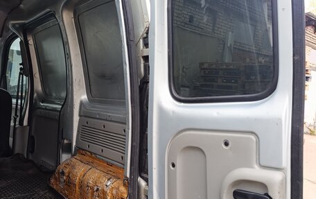 Renault Kangoo II рестайлинг, 2007 год, 350 000 рублей, 20 фотография