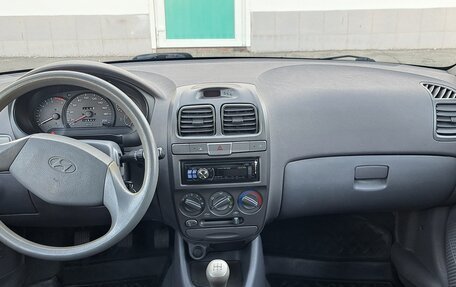 Hyundai Accent II, 2011 год, 600 000 рублей, 2 фотография
